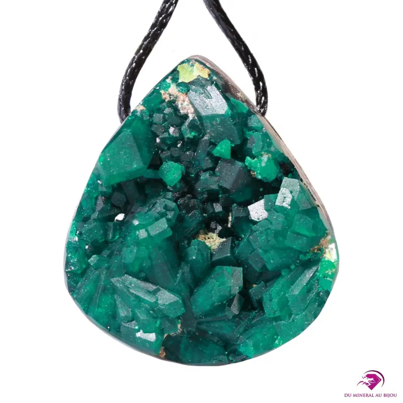 Dioptase percée